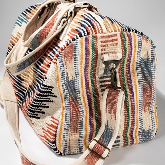 Last 1! NWT Aztec Weekender Tote Duffle Bag - Picture 7 of 7